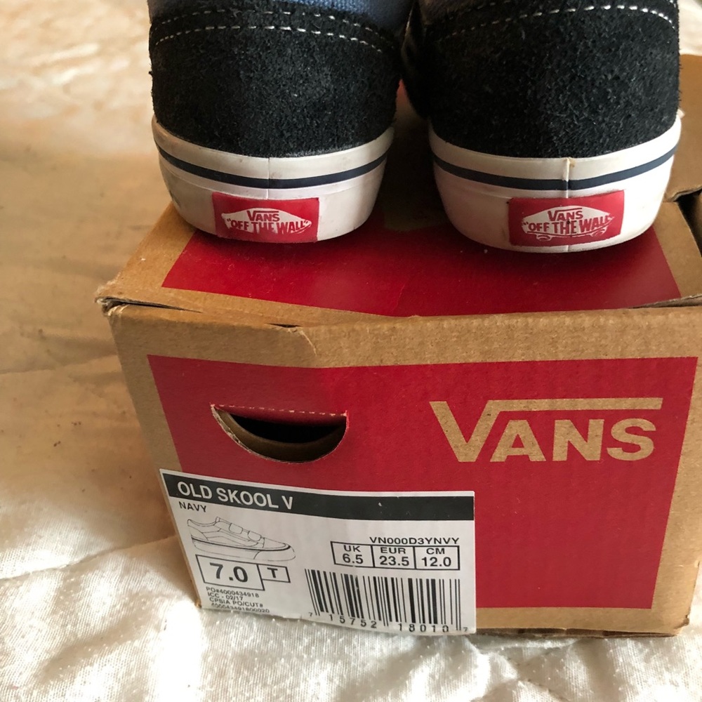 Vans - Picture 2 of 2